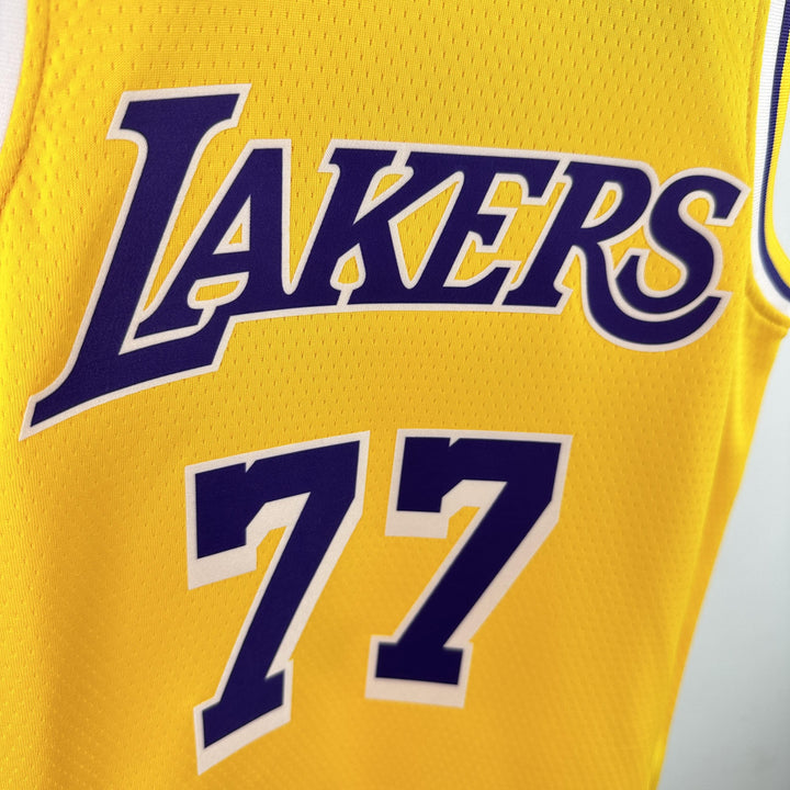 Kids Los Angeles Lakers Dončić #77 Jersey – Yellow (Youth Size)