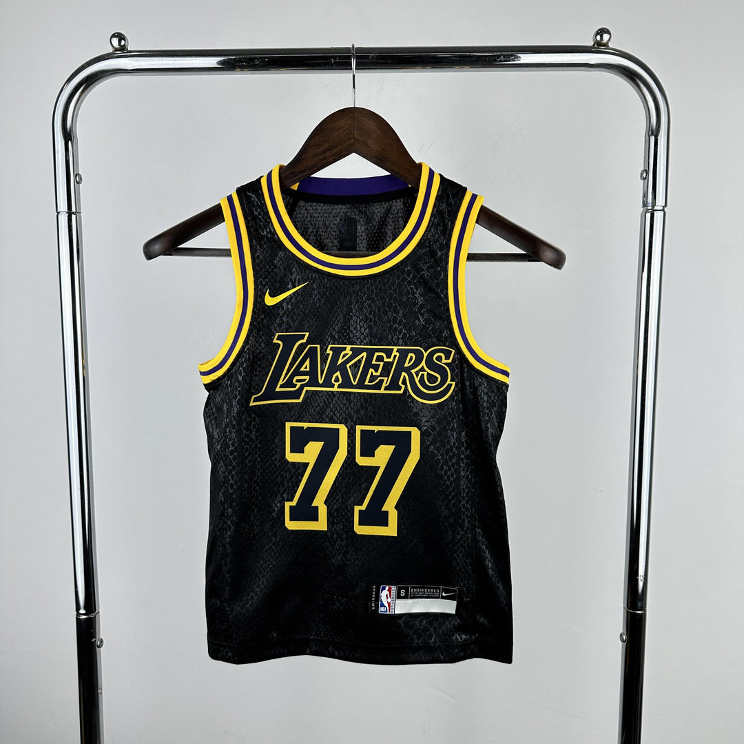 Kids Los Angeles Lakers Dončić #77 Jersey – Black (Youth Size)