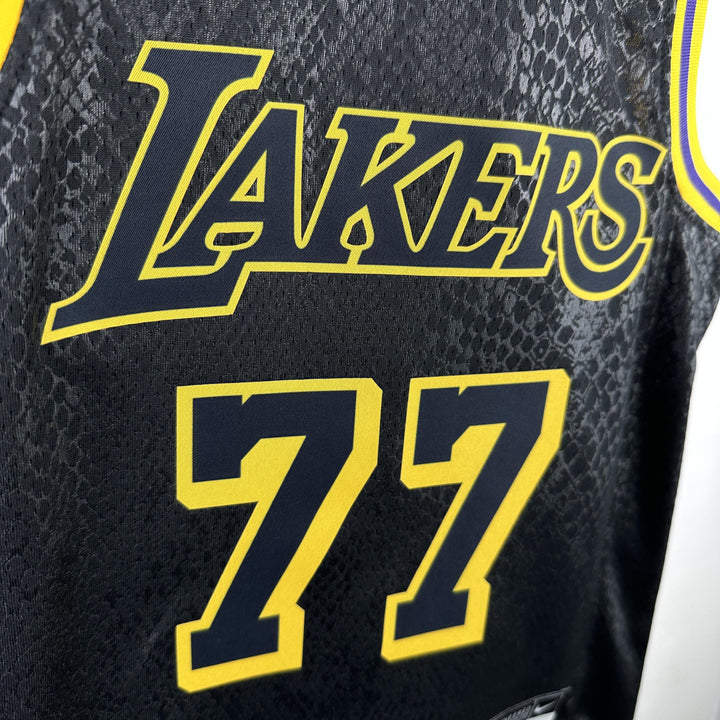 Kids Los Angeles Lakers Dončić #77 Jersey – Black (Youth Size)