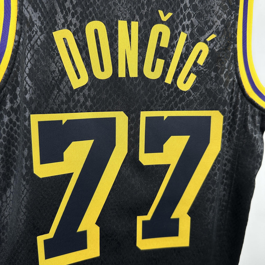 Kids Los Angeles Lakers Dončić #77 Jersey – Black (Youth Size)