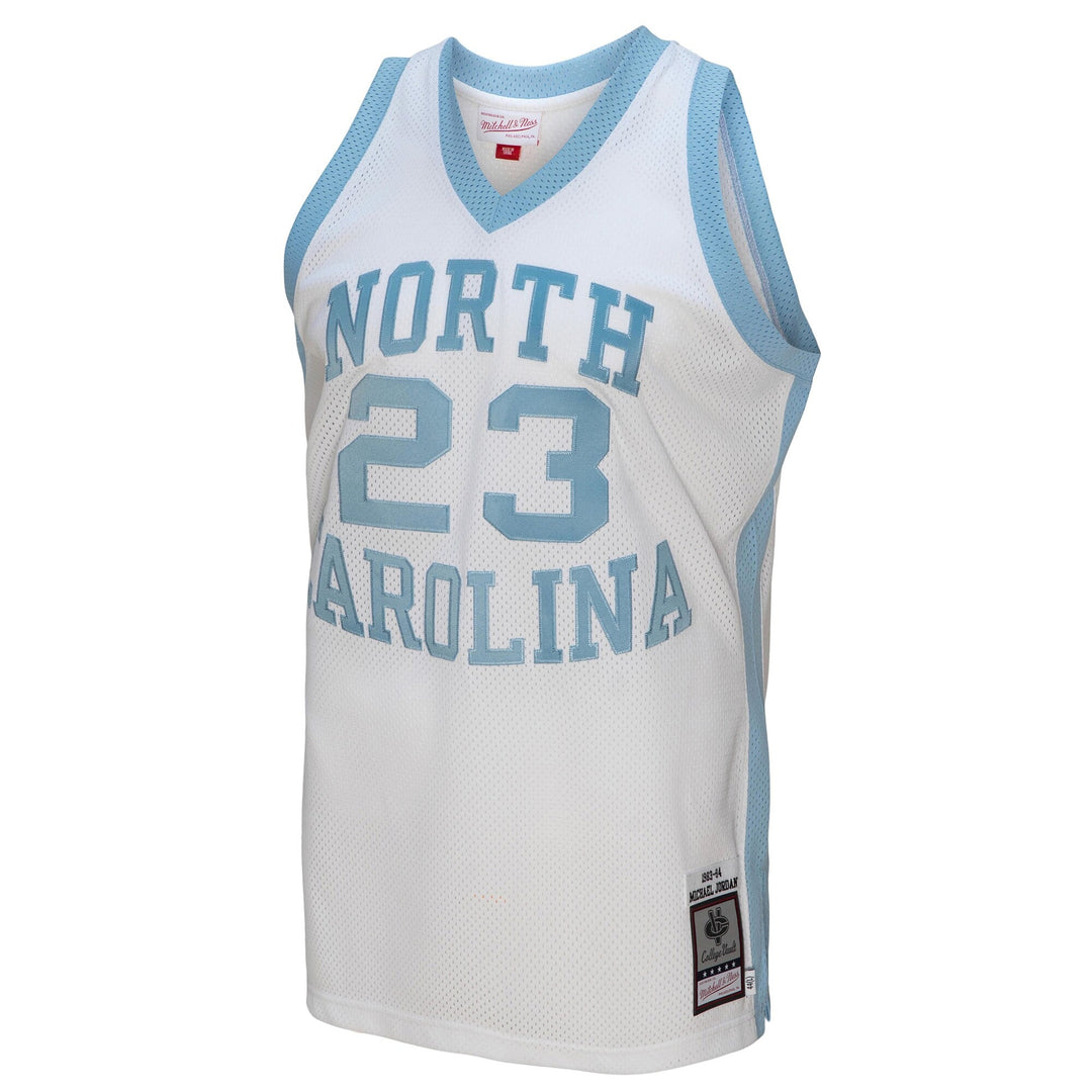 North Carolina Retro Jersey – Mitchell & Ness 83/84 Michael Jordan (White)