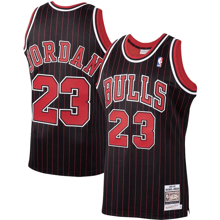 Chicago Bulls Retro Jersey – Mitchell & Ness 95/96 Michael Jordan (Black)