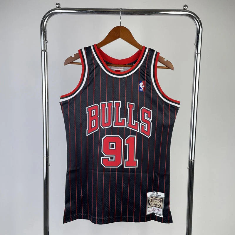 Chicago Bulls Retro Jersey – Mitchell & Ness 95/96 Scottie Pippen (Black)