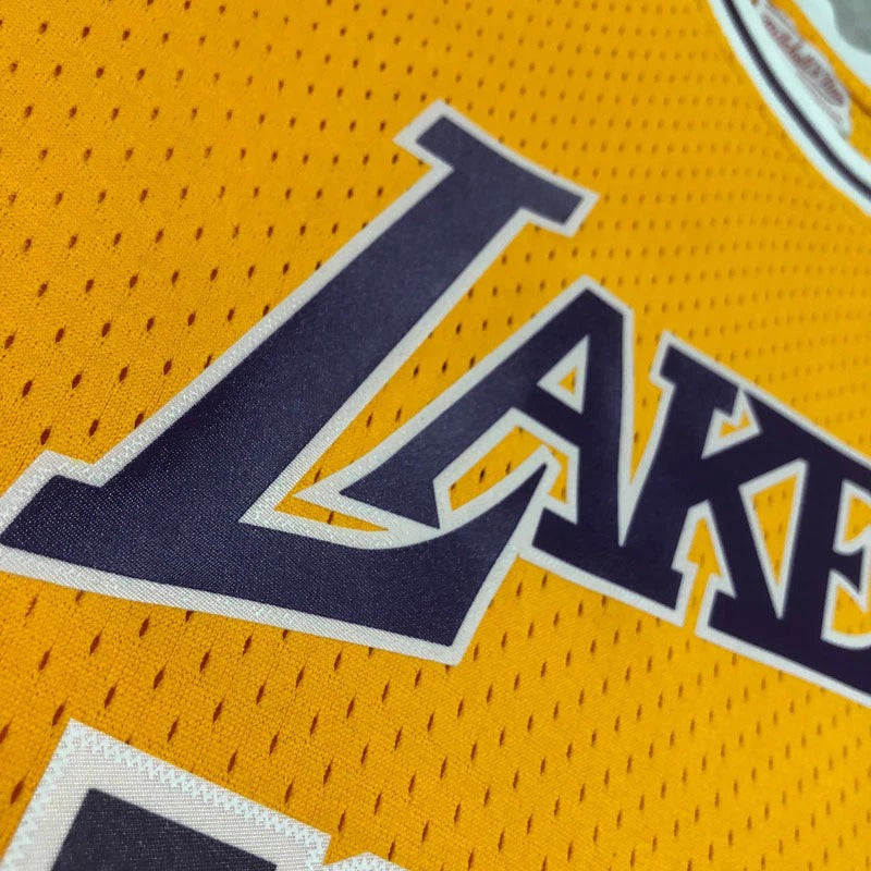 Lakers Retro Jersey – Mitchell & Ness 84/85 Magic Johnson (Yellow)