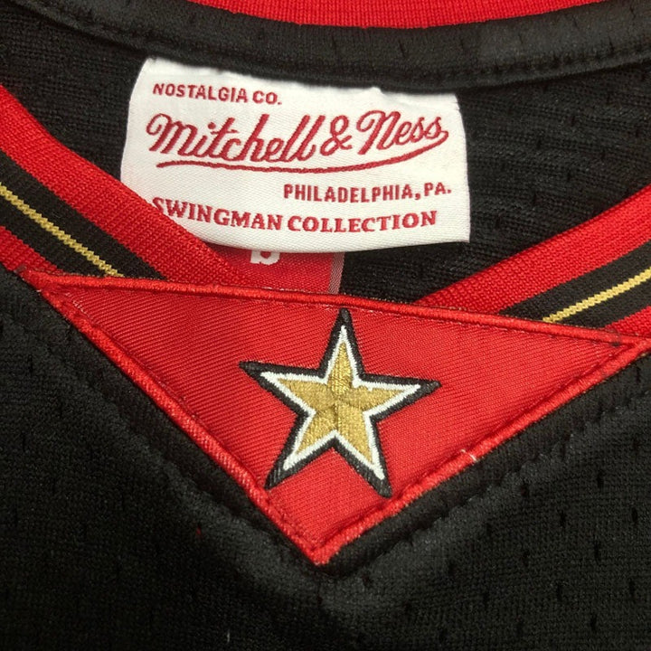 76ers Retro Jersey – Mitchell & Ness 97/98 Allen Iverson (Black)