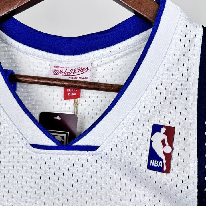 Dallas Mavericks Retro Jersey – Mitchell & Ness 10/11 Dirk Nowitzki